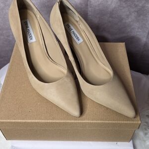 Steve Madden Women's Tan Pumps